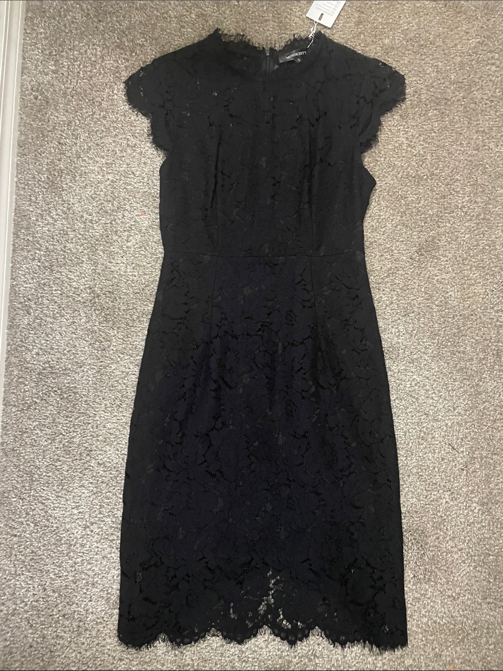 Beautiful Black Lace Cap-Sleeve Sheath Dress NWT small!